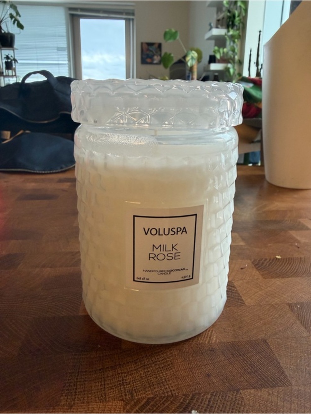 NEW Voluspa Milk Rose Glass Candle